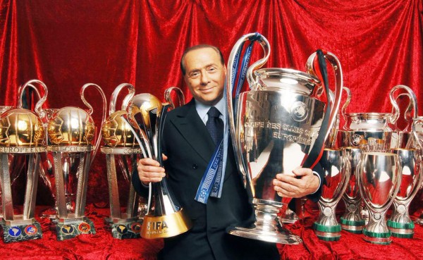 Berlusconi anunció la venta del Milan a inversores chinos por una fortuna