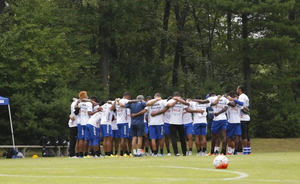 Selección de Honduras entrena en medio del bosque en Boston