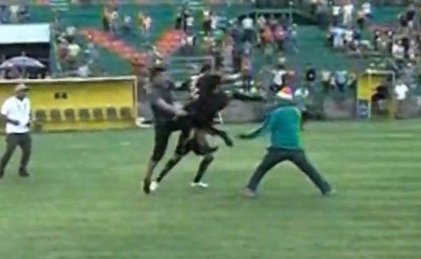 Deportistas que se han ido a los golpes con aficionados