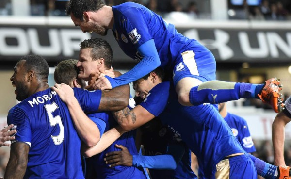 El Leicester City derrotó al Tottenham y alcanza al líder
