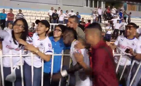 VIDEO: Alberth Elis, aclamado por la afición del Olimpia
