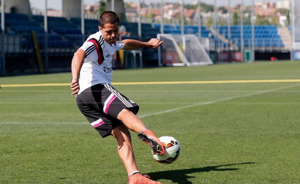 Chicharito realiza su primer entrenamiento con el Real Madrid