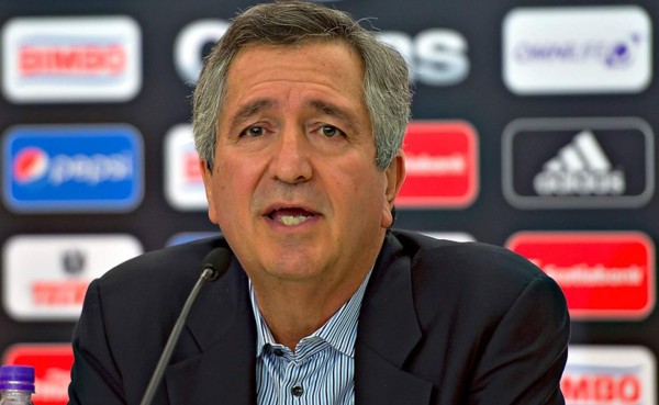 Jorge Vergara: 'Chicharito volverá a México antes que jugar en la MLS'