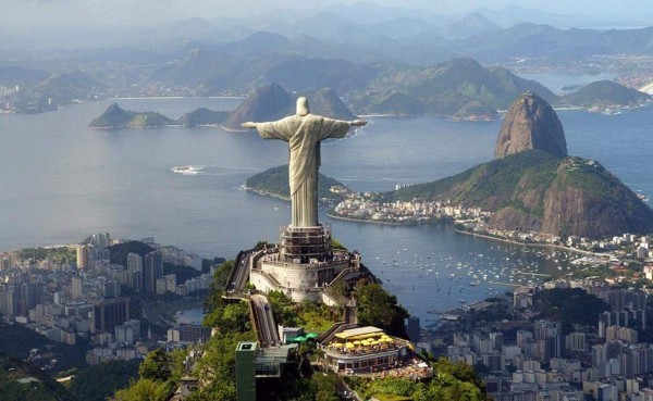 A cien días de Rio-2016, la llama olímpica pasa a manos de Brasil