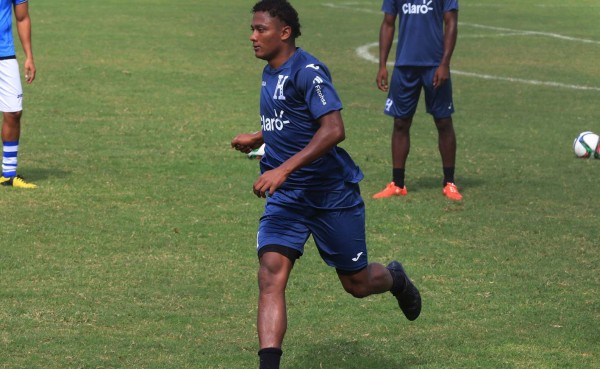 Ever Alvarado ya entrena con la Selección de Honduras