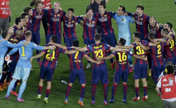 VIDEO: Barcelona celebró la Copa del Rey con vino y en familia