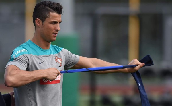 Técnico de Portugal admite que la recuperación de Cristiano 'va bien'