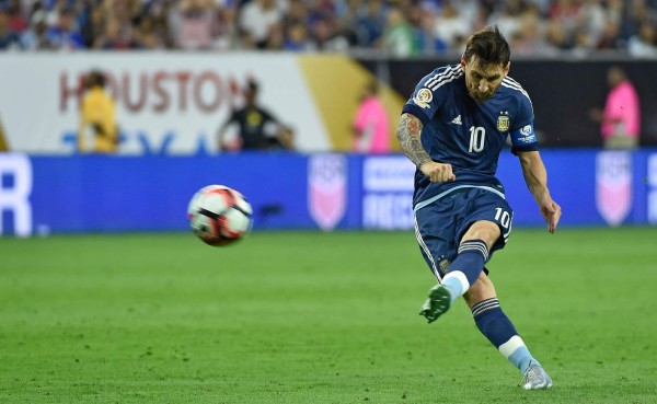 Messi supera el recórd de Batistuta y es el goleador histórico de Argentina