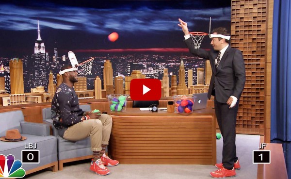 Jimmy Fallon reta a Lebron James a jugar 'Faceketball'