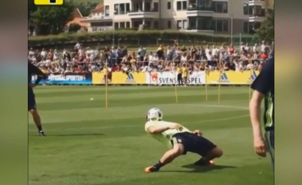 Zlatan Ibrahimovic previo a la Eurocopa realiza malabares