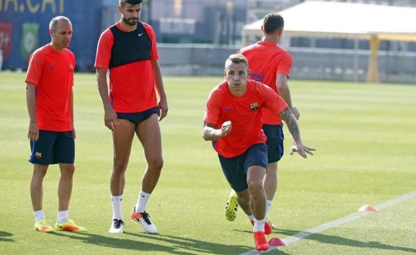 El francés Lucas Digne, novedad en la sesión de entrenamiento del Barcelona