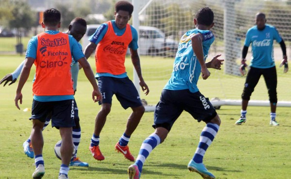 Participación de Mario Martínez ante El Salvador está en suspenso