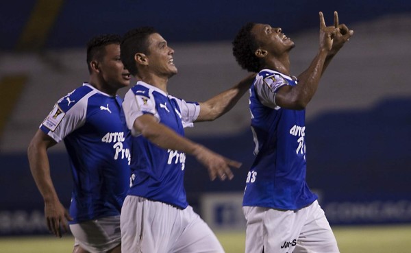 ¡Honduras Progreso se agrandó en el Olímpico al vencer a Pumas y sigue vivo!
