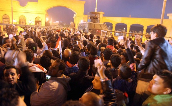 22 muertos en enfrentamiento entre aficionados y policías en El Cairo