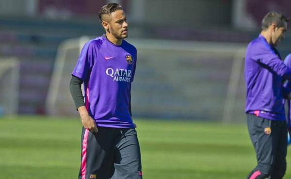 Neymar estará 15 días de baja y se pierde las dos Supercopas con el Barcelona
