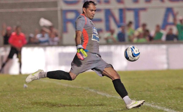 VIDEO: Júnior Morales y sus tapadas ante Parrillas One