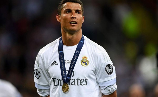 Cristiano ayudará a su ciudad natal, Funchal, cercada por un incendio