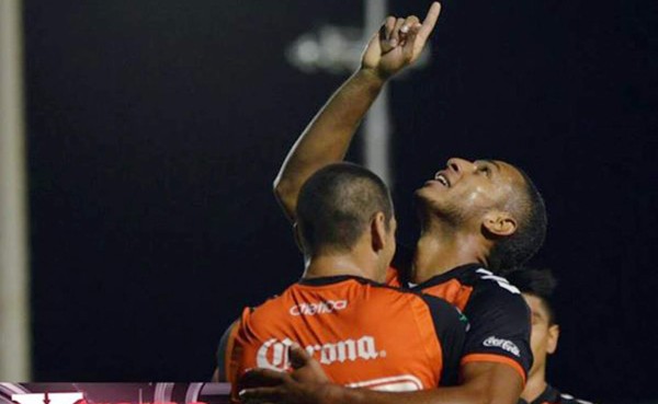 VIDEO: Eddie Hernández anota al Atlante su sexto gol en México