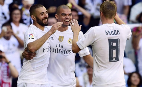 Real Madrid sufre y gana al Granada gracias a Benzema y Navas