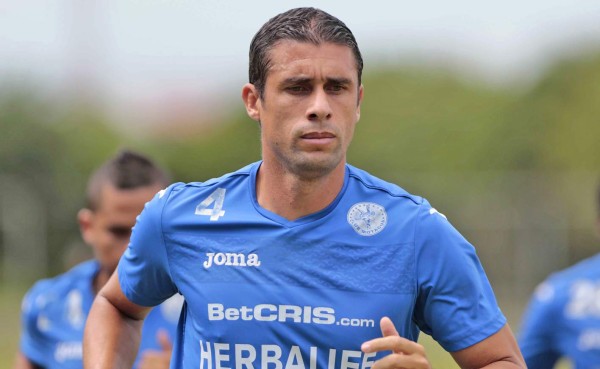 El defensa Júnior Izaguirre sigue sin renovar con Motagua