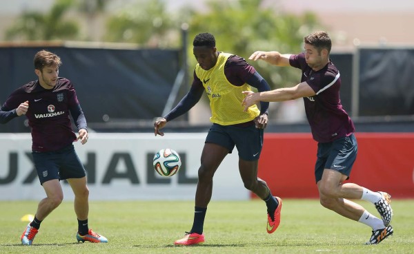 Danny Welbeck es duda en Inglaterra para el debut contra Italia