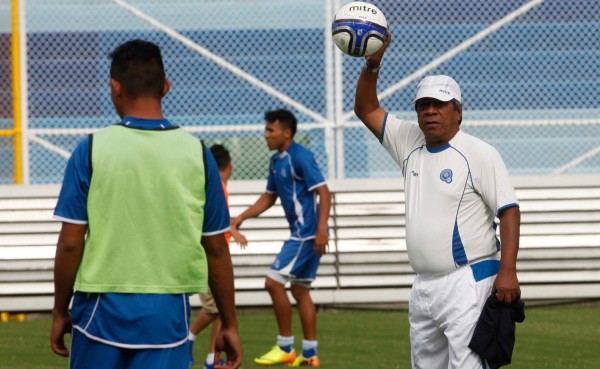 'Primi' Maradiaga define su 11 para recibir a Honduras este viernes