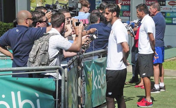 Bryan Ruiz advierte de que Jamaica no es solo un equipo de juego físico