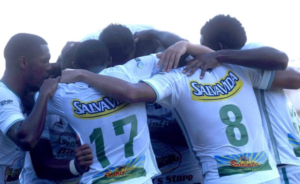 Platense se mantiene invicto y golea a Honduras Progreso en el Excélsior