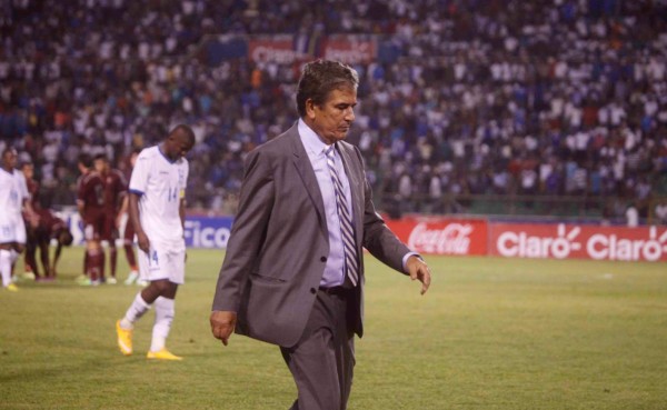 La afición silbó a Honduras en el debut de Pinto