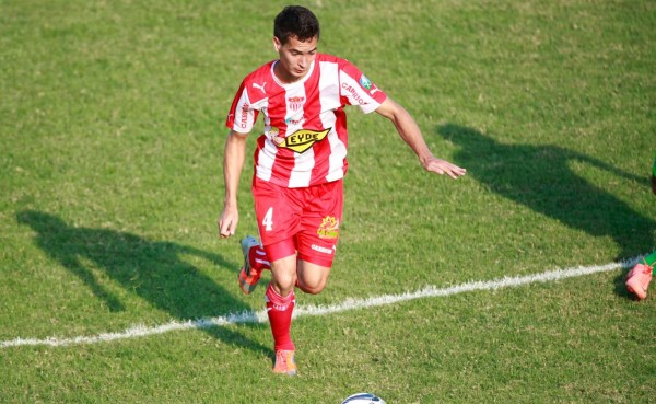 Marcelo Canales, el hombre gol a balón parado en el Vida