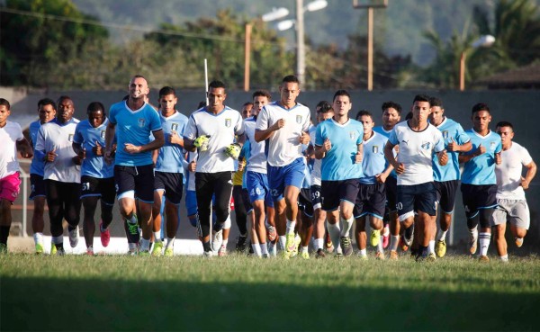 Héctor Castellón busca un centrodelantero para el Clausura