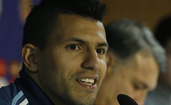 Sergio Agüero: Martino me dice que los balones que toque los meta