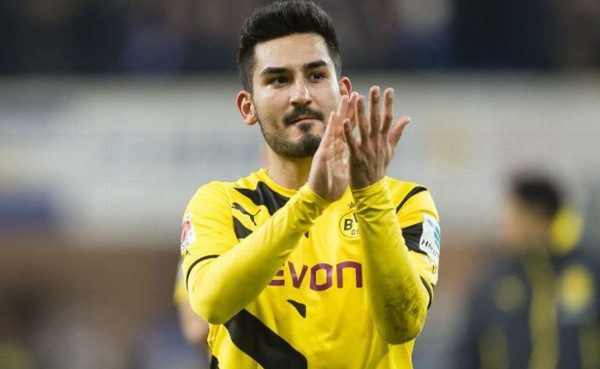 Gundogan viajó de sorpresa a Barcelona