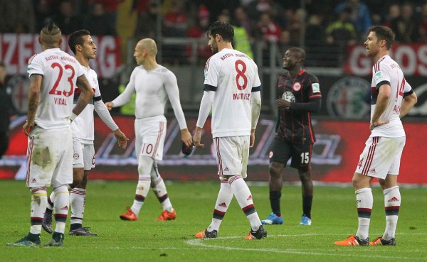 Bayern Múnich corta su racha de triunfos con un empate en Fráncfort