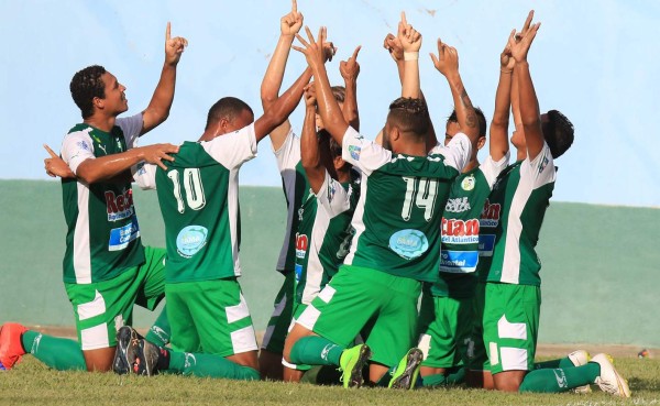 Esdras Padilla guió al triunfo al Juticalpa FC sobre Platense