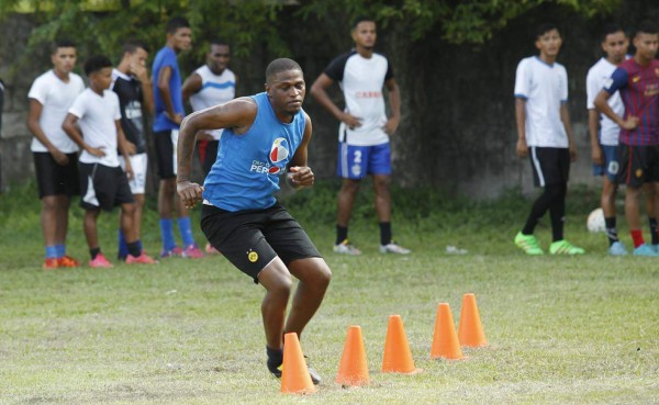 'Puma' Grant: 'No me arrepiento haber firmado tres precontratos'