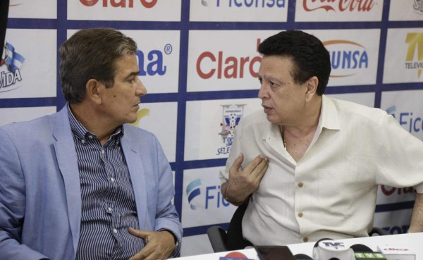 Alfredo Hawit: 'Jorge Luis Pinto cuenta con nuestro respaldo, estamos vivos'