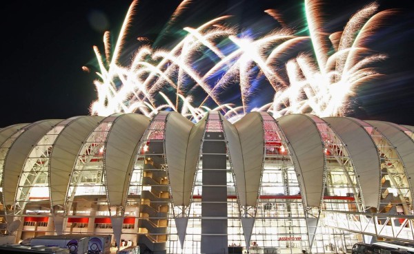 Estadio Beira Rio se reinaguró con fútbol y fiesta