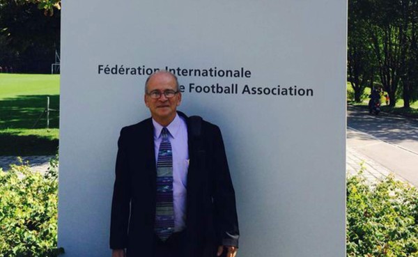 Jaime Villegas participa en reunión de FIFA para tratar realización de Qatar 2022