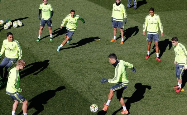 VIDEO: Pepe se burla de Cristiano en el rondo y la broma desató risas