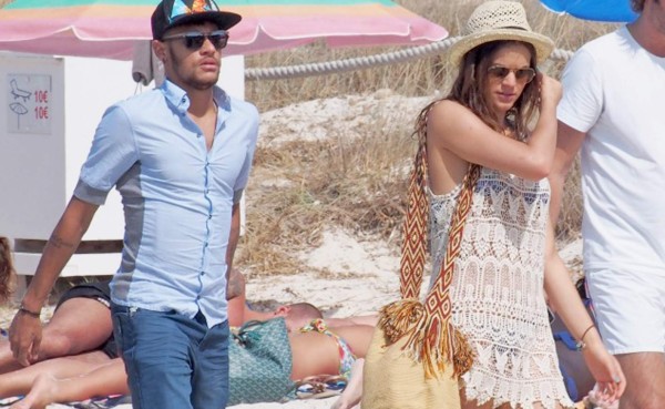 Neymar se vuelve a dejar de Bruna Marquezine