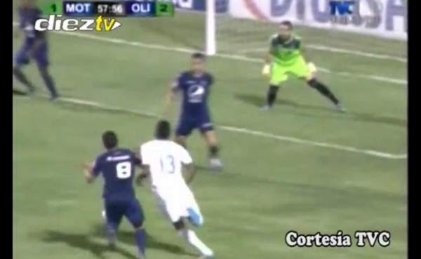 VIDEO: El polémico penal que Armando Castro pitó a favor a Olimpia