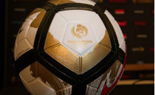 Presentan el balón que se utilizará en la final de la Copa América Centenario