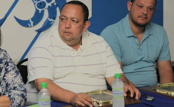 Jorge Matute: 'Víctor Kawas no hace ni deja hacer'