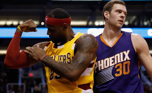 Lebron James ya es decimoséptimo máximo encestador en historia de NBA