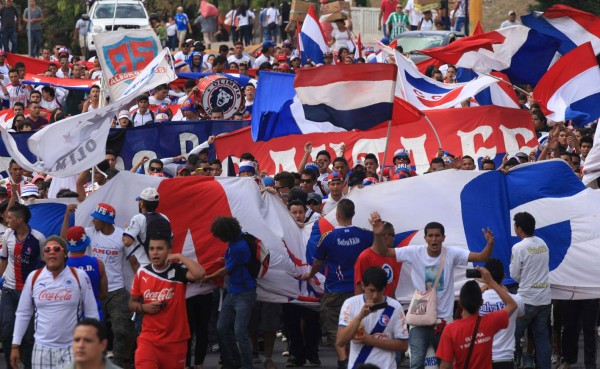 VIDEO: Así fue la llegada de la Ultra Fiel al Nacional