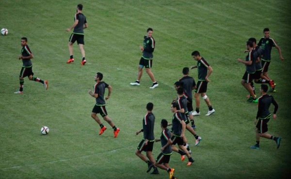 México entrenó en el Olímpico previo al duelo ante Honduras