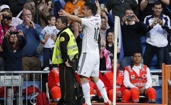 VIDEO: El golazo de fuera del área de James Rodríguez ante Almería