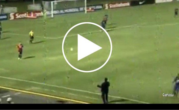 VIDEO: Entrenador del Walter Ferreti demostró su habilidad técnica