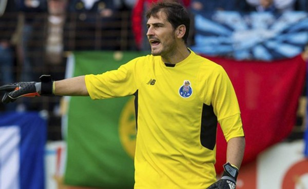 VIDEO: Espectacular atajada de Iker Casillas con el Oporto